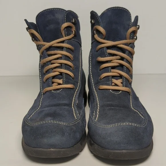 LA Canadienne Trista Suede Ankle boots women's size 6 - Picture 10 of 16